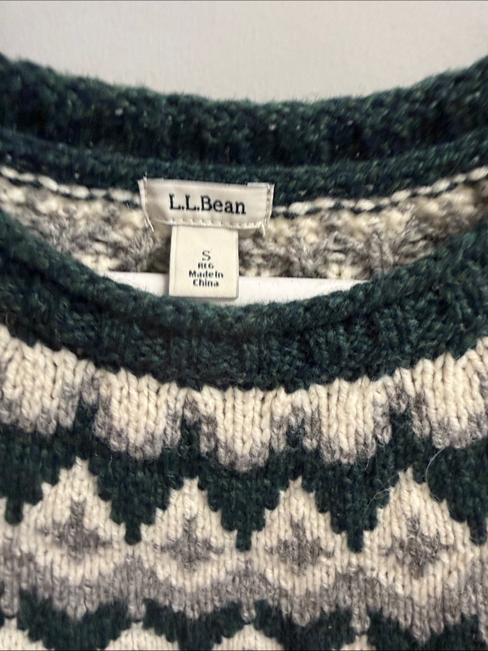 L.L. Bean Women's Green and Cream Fair Isle Crewneck Lambs Wool Sweater